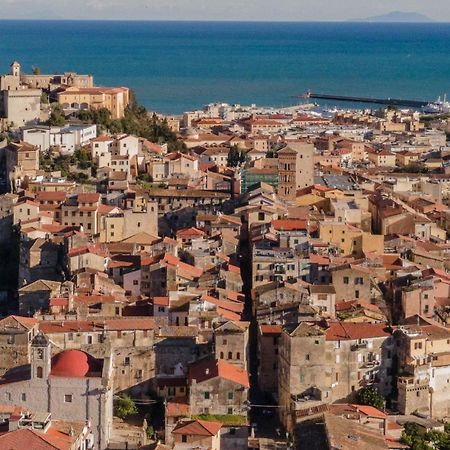 Torrione San Lorenzo I Terracina Buitenkant foto